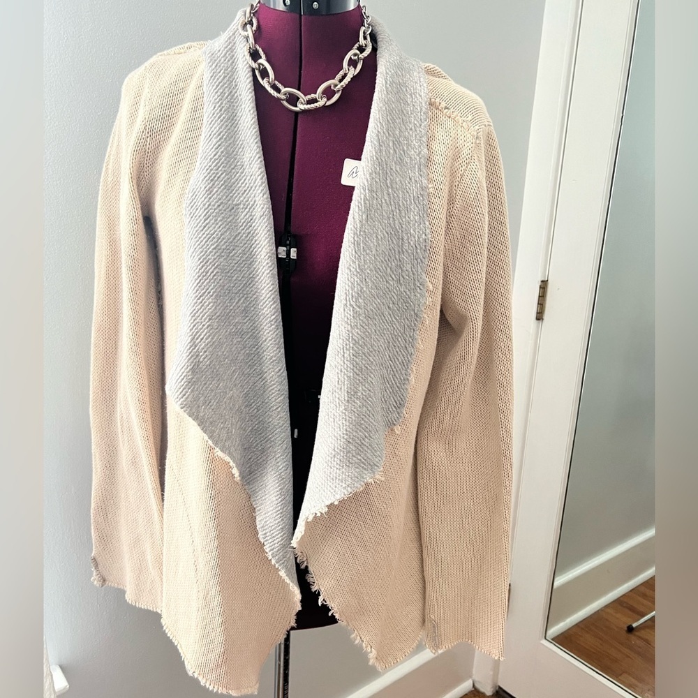 Democracy Women’s Size XL Cardigan Sweater.